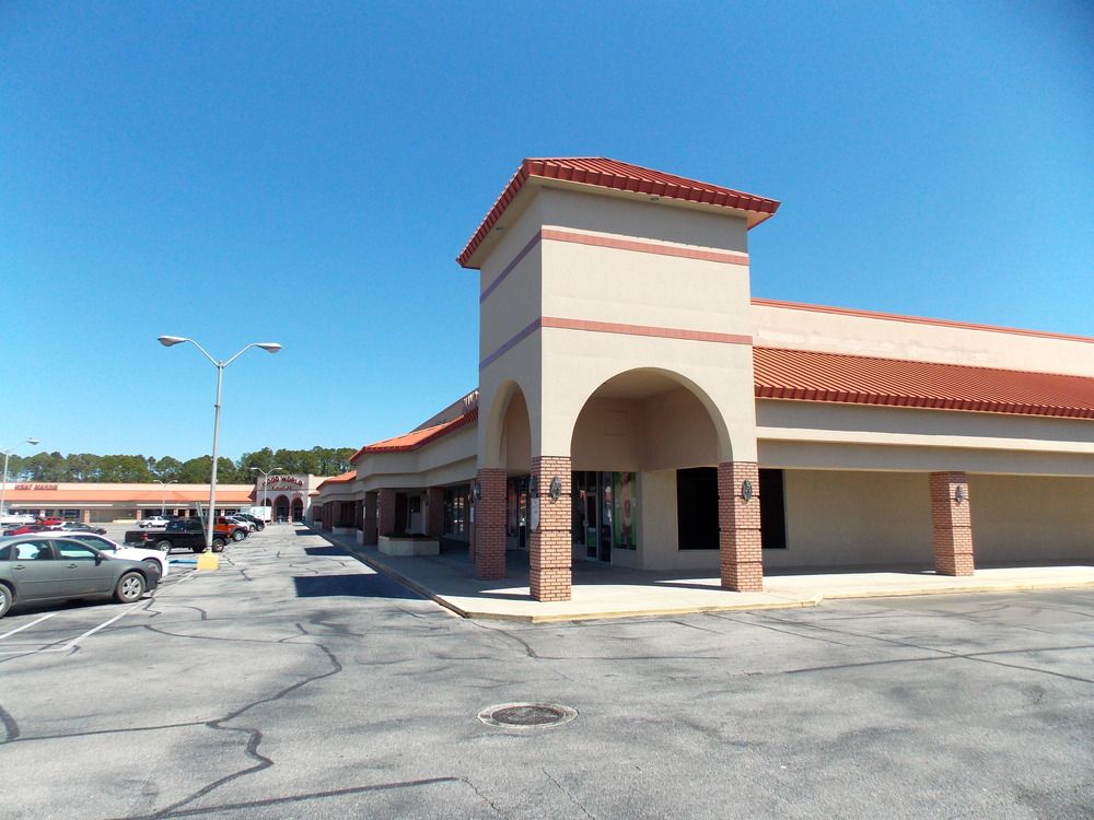 Panama Plaza: 1350 W 15th St, Panama City, FL 32401